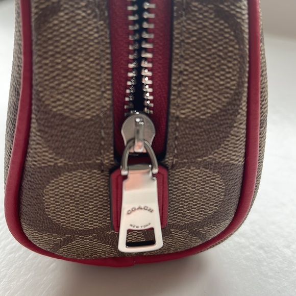 NWT Coach Strawberry Cosmetic Case - Picture 6 of 7